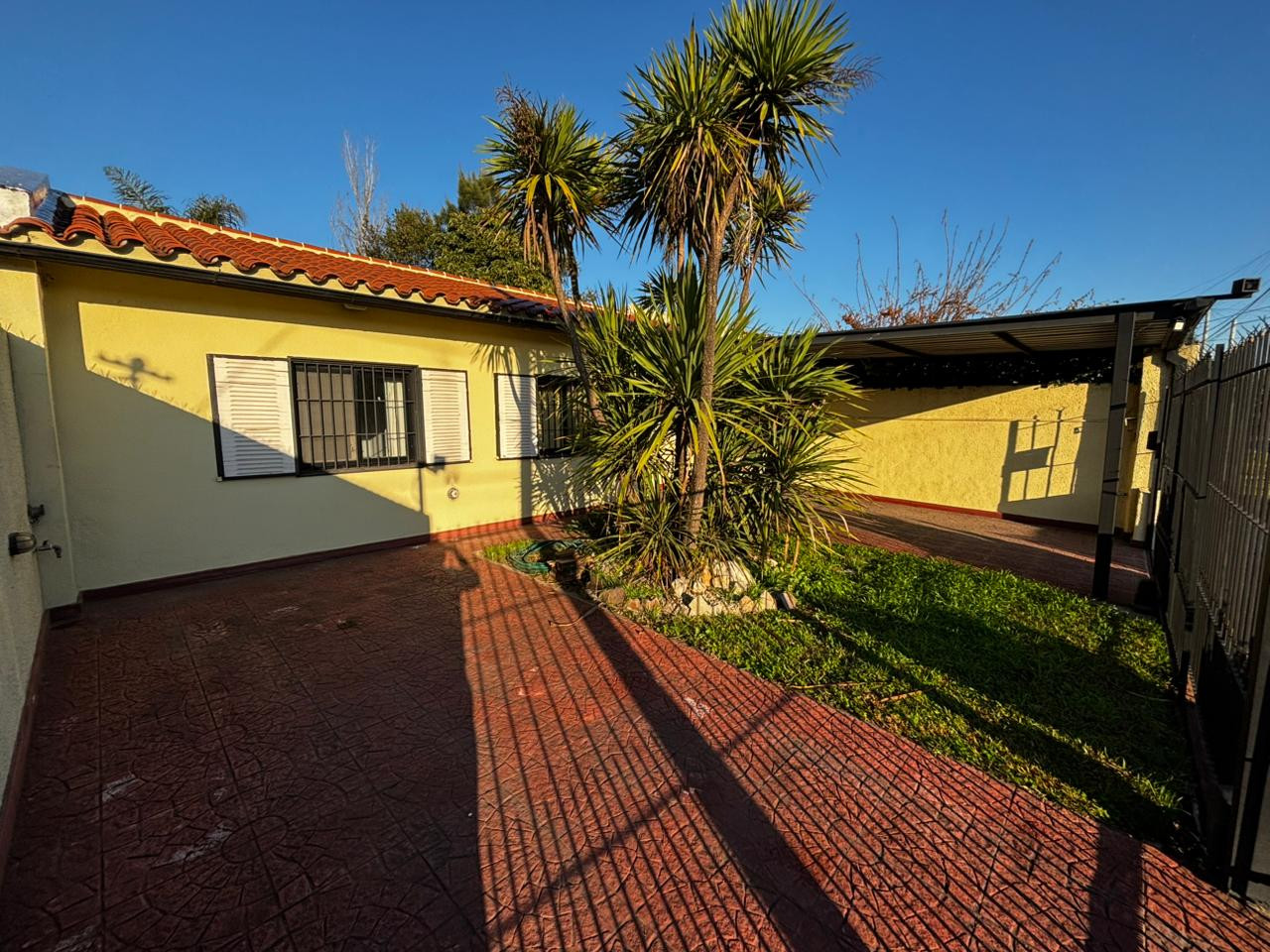 VENTA - CASA 3 DORMITORIOS EN TIERRAS ALTAS -